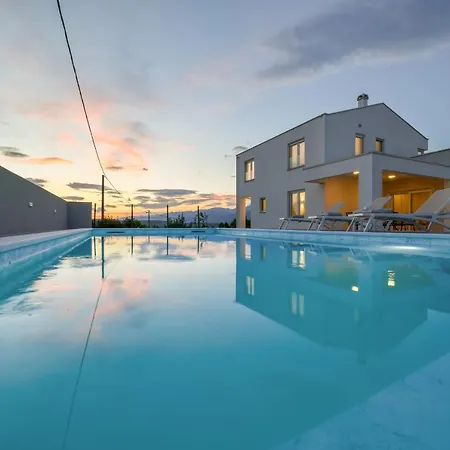 New Buterin With Heated Pool * Novigrad (Dalmatia)