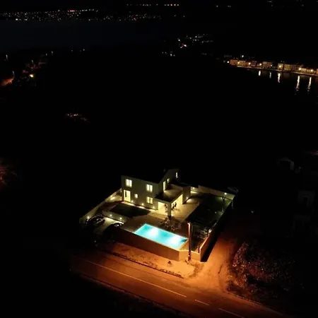 New Buterin With Heated Pool Villa *