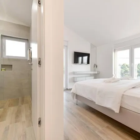 New Buterin With Heated Pool Novigrad (Dalmatia)
